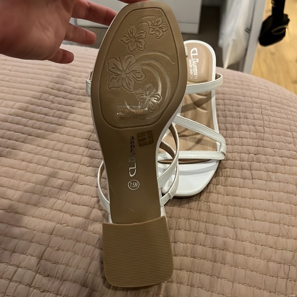 White heels 7.5 - Picture 6 of 7
